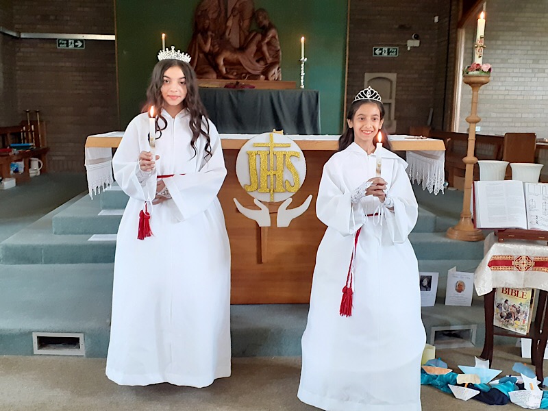 First Communion Angelina and Antonia